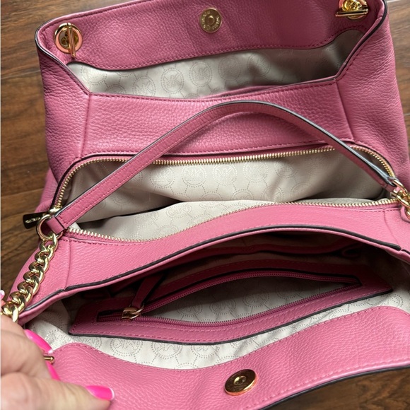 Michael Kors Mauve Jet Set Large Leather Tote with Gold Chain Strap - Picture 8 of 11